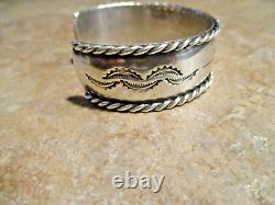 SUBSTANTIAL Vintage Navajo Sterling Silver STAMPED BIRD Design Bracelet