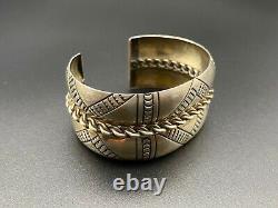 Vintage Navajo Indian Hand Stamped Silver Bracelet Cuff 6-3/4