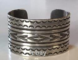 Beau bracelet large vintage en argent avec poinçonnage Navajo indien