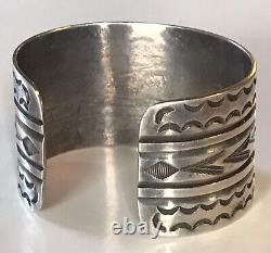 Beau bracelet large vintage en argent avec poinçonnage Navajo indien