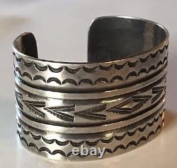 Beau bracelet large vintage en argent avec poinçonnage Navajo indien