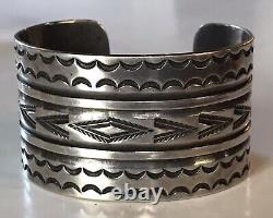 Beau bracelet large vintage en argent avec poinçonnage Navajo indien