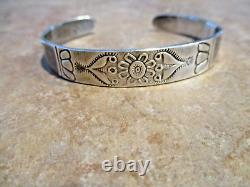 Bracelet Vintage Navajo en argent sterling avec design de fleurs estampillé de qualité