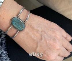 Bracelet en argent sterling possiblement avec turquoise de montagne indienne. 20.56g