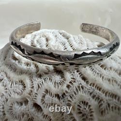 Bracelet manchette en argent sterling avec motif de poinçonnage amérindien Navajo vintage