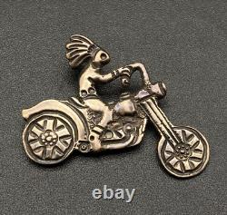 Broche pendentif en argent sterling coulé en sable Vintage Navajo Indian Chief Motorcycle