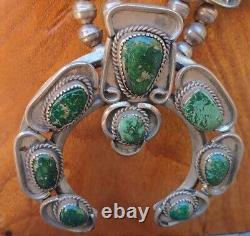 Collier Vintage Navajo en argent avec turquoise verte et pendentif en forme de fleur de courge Naja