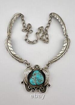 Collier pendentif en argent sterling Navajo avec plumes de turquoise Kingman 17'