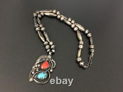 Collier vintage en argent avec perles turquoise et corail des Amérindiens Navajo