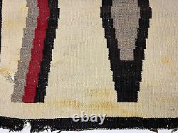 GRAND Tapis de zone en laine vintage NAVAJO / DINE Amérindien 63 x 39