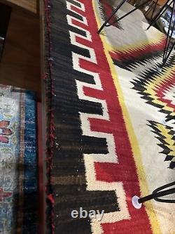 Grand tapis Navajo indien 102 X 61 Éblouisseur d'yeux Antique Vintage des années 1930
