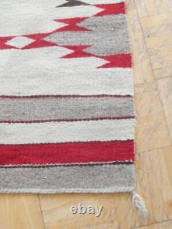 Grand tapis ancien / vintage Navajo en cristal indien / tissage beaucoup de rouge agréable