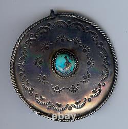 Pendentif rond en argent estampillé turquoise vintage des Indiens Navajo