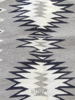 Poste d'échange de tapis Navajo indiens en cristal vintage couleurs naturelles gris / noir