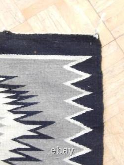 Poste d'échange de tapis Navajo indiens en cristal vintage couleurs naturelles gris / noir