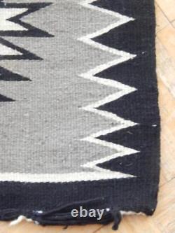 Poste d'échange de tapis Navajo indiens en cristal vintage couleurs naturelles gris / noir