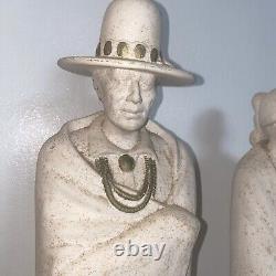 Statues en céramique d'homme et de femme amérindiens Navajo vintage