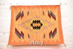 Tapis Navajo ancien en textile amérindien américain aux couleurs VIBRANTES 28x21 tissage