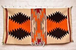 Tapis Navajo ancien en textile amérindien américain du sud-ouest 37x19 Tissage vintage